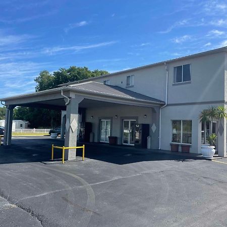 Rodeway Inn レイク・ウェルス エクステリア 写真