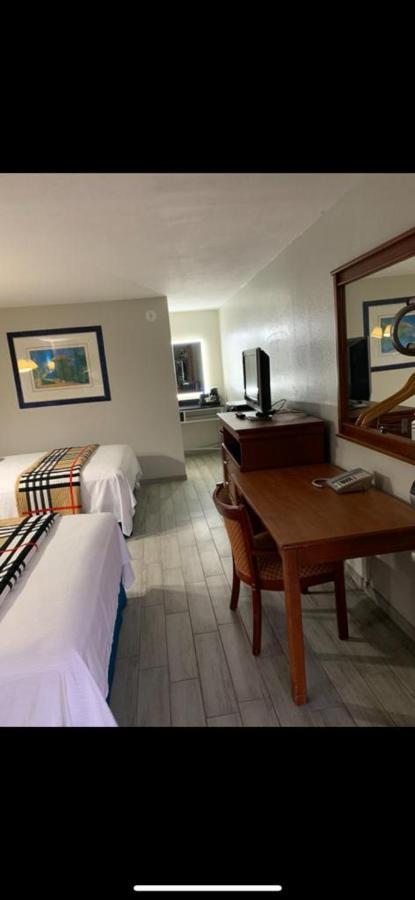 Rodeway Inn レイク・ウェルス エクステリア 写真