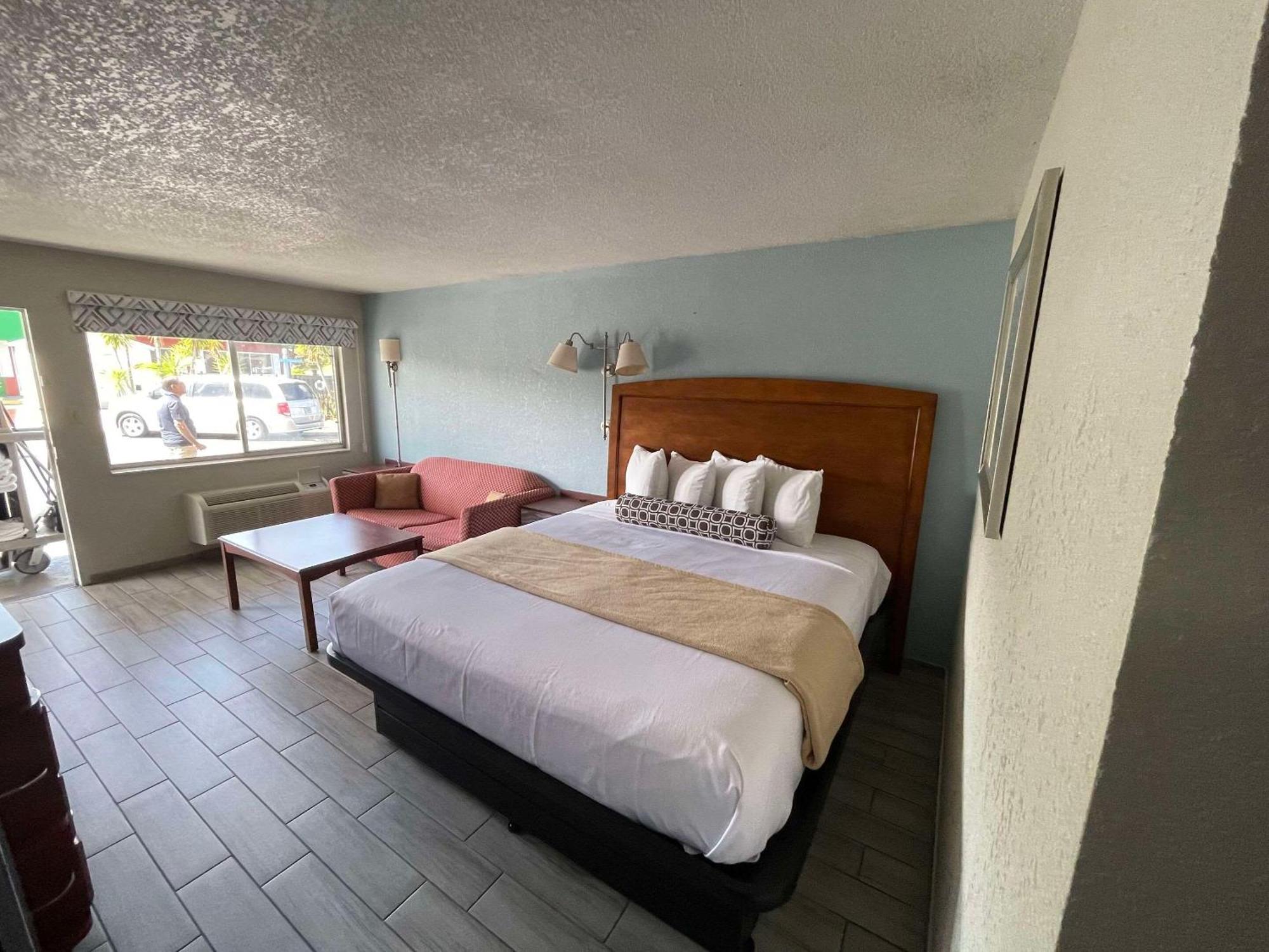 Rodeway Inn レイク・ウェルス エクステリア 写真