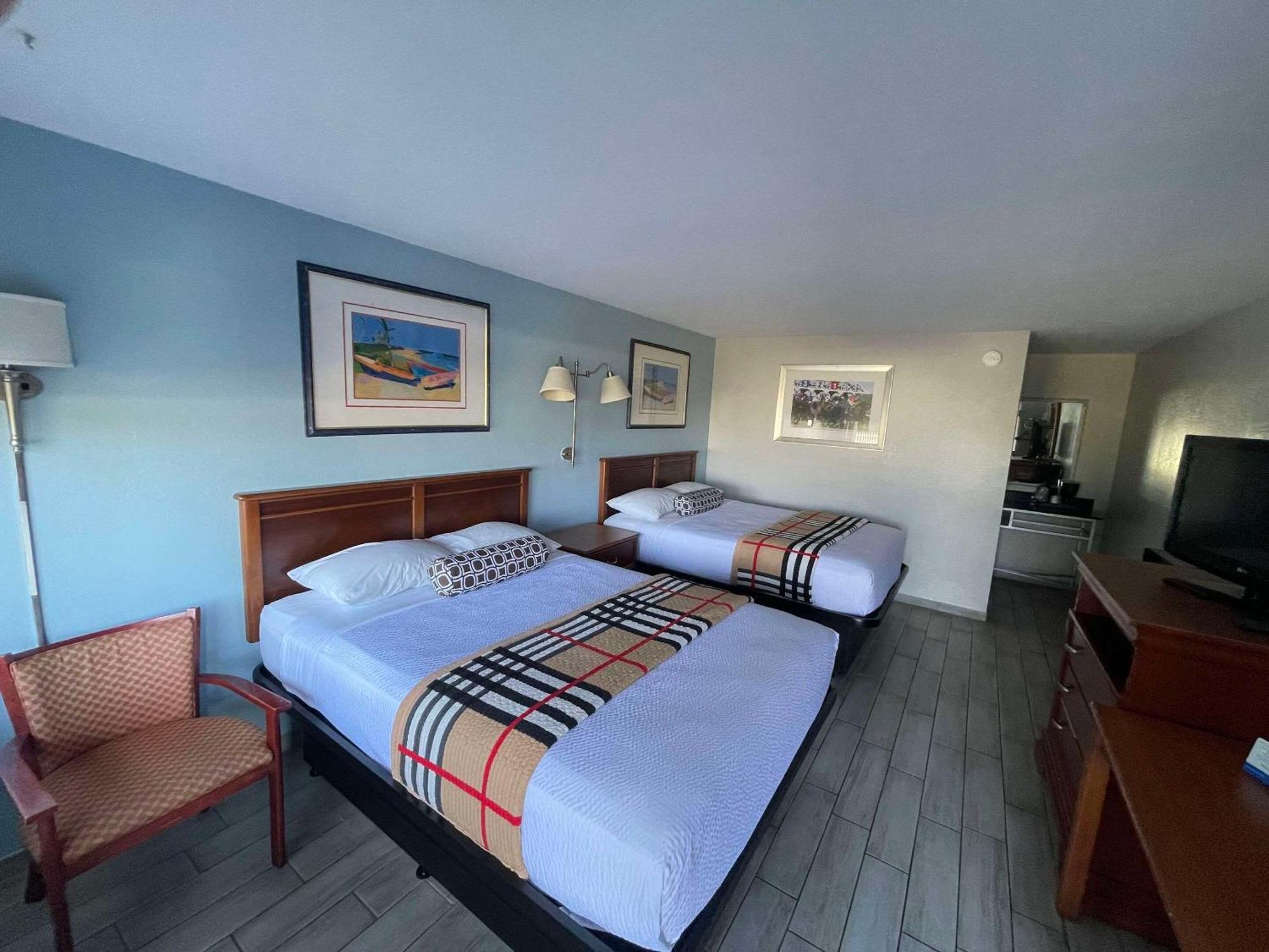Rodeway Inn レイク・ウェルス エクステリア 写真